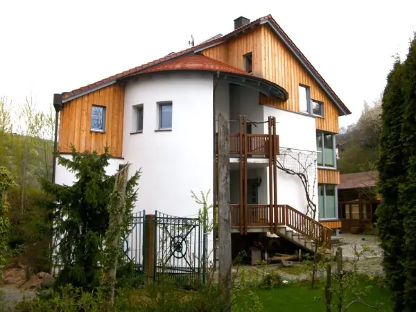 Aufstockung und Erweiterung in Holzrahmenbauweise